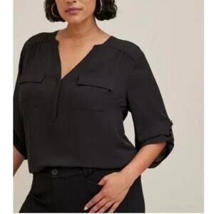 TORRID Sz 2  US 2X Top Harper Blouse Black Roll Tab Sleeves Chest Pockets